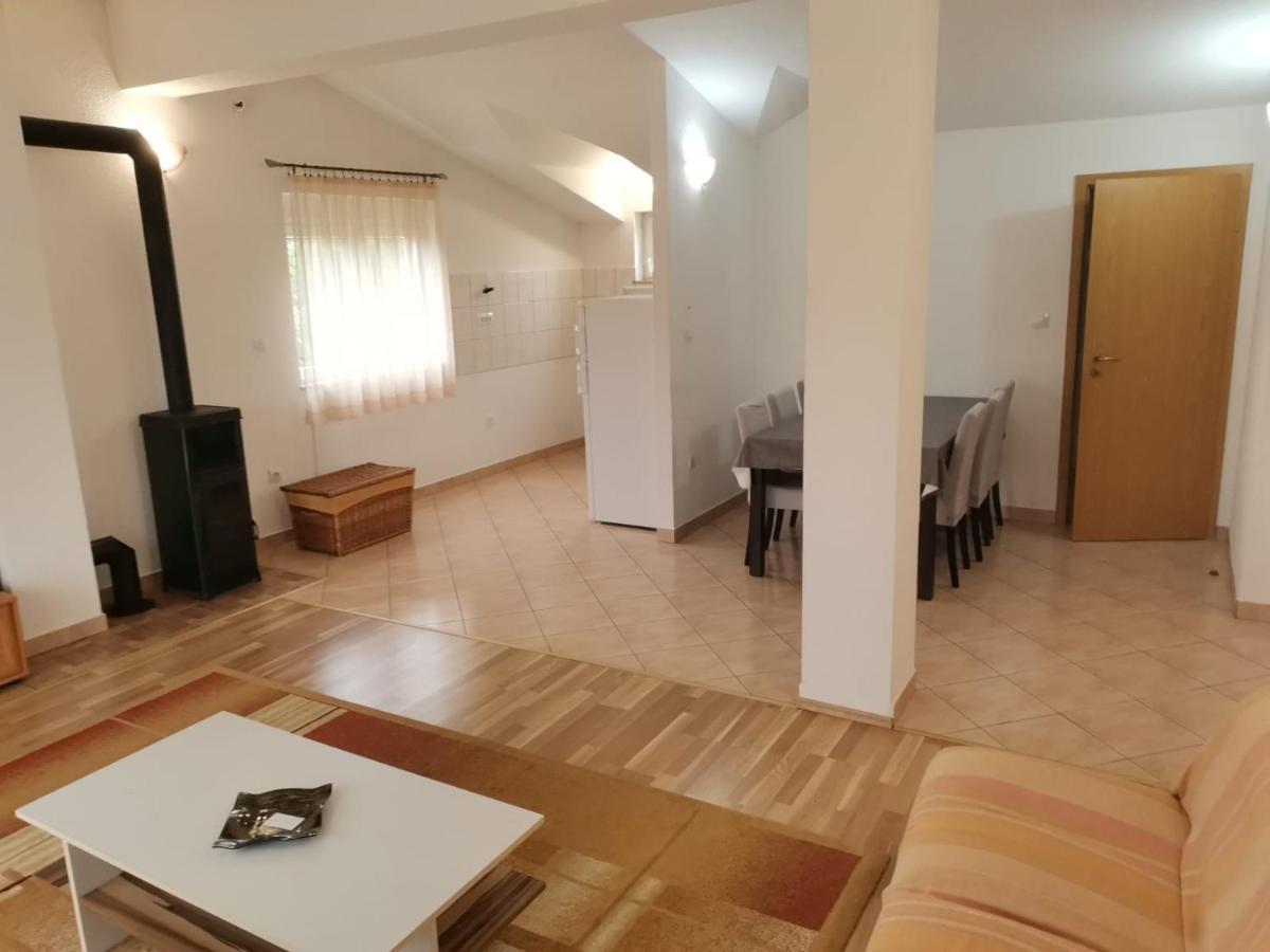 Trilj Apartman Jurika Экстерьер фото