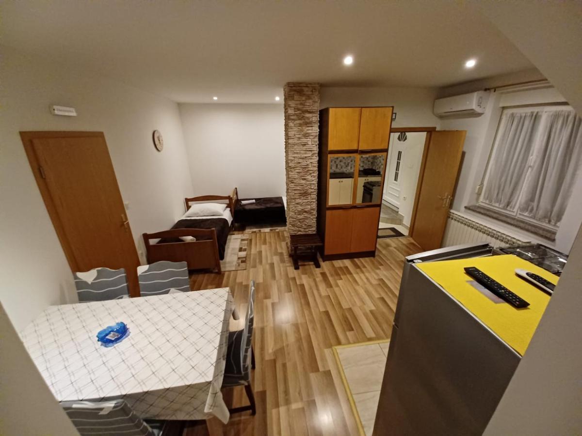 Trilj Apartman Jurika Экстерьер фото
