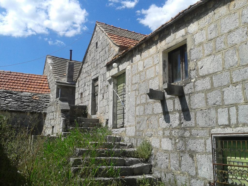 Trilj Apartman Jurika Экстерьер фото