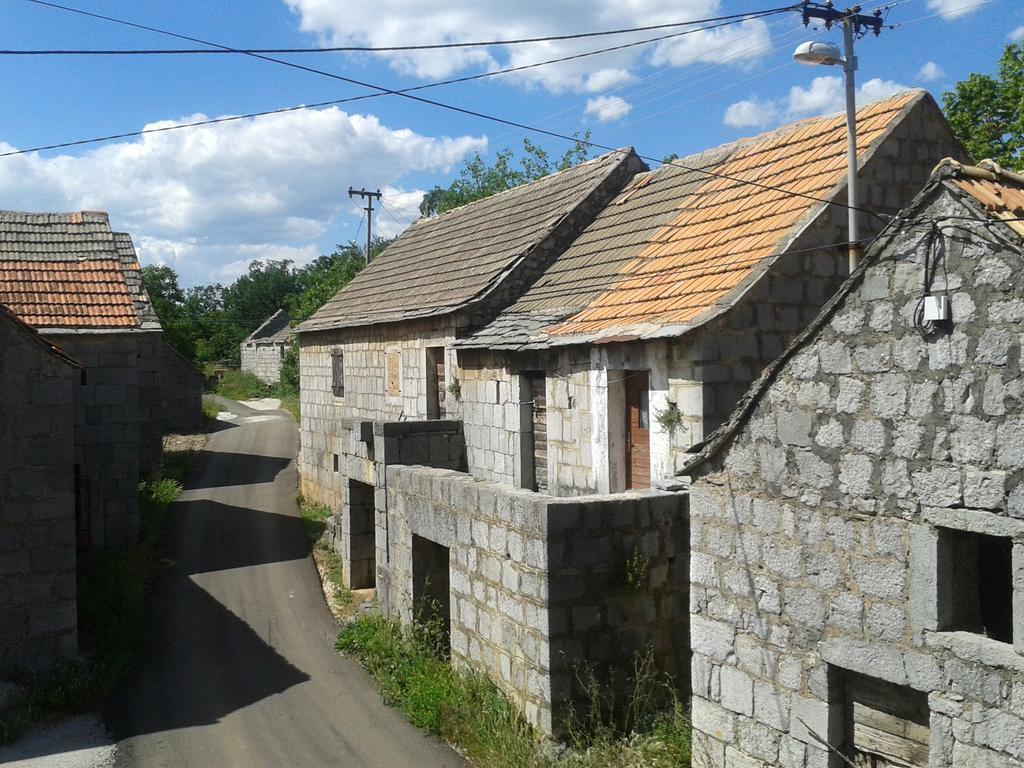 Trilj Apartman Jurika Экстерьер фото
