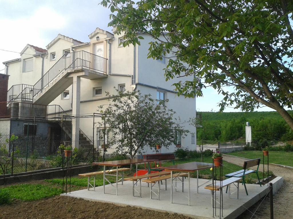 Trilj Apartman Jurika Экстерьер фото